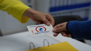 Düzce Belediyesi'nden öğrencilere 2 bin 500 liralık kırtasiye desteği
