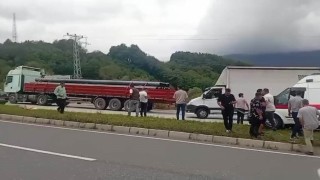 Düzce'de ambulans tıra arkadan çarptı 1 kişi yaralı