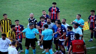 Düzcespor-Beykoz Anadolu maçı tatil edildi