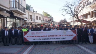 Edirne'de Kahramanlar ile kardeşlik yolunda yürüyüşü düzenlendi