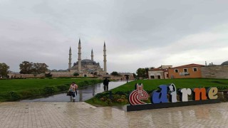 Edirne'de serin ve yağışlı hava etkisini gösterdi
