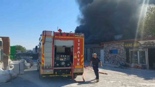 Edremit Yolörende korkutan yangın: 5 iş yeri zarar gördü