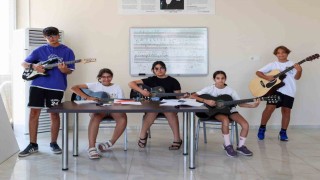 Efeler'de müzik akademisi kursları başlıyor