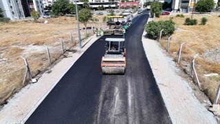 Efelerde sıcak asfalt çalışmaları sürüyor