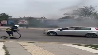 Elazığ'da alev alan otomobil söndürüldü