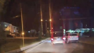 Elazığ'da makas atan sürücü kameraya yansıdı