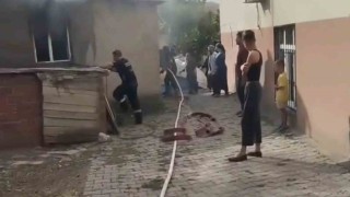 Elazığda odunluk ve kilerde yangın