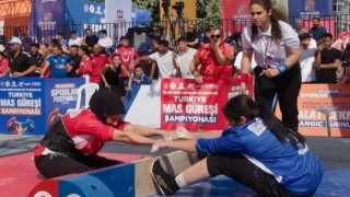Elazığlı güreşçileri İstanbuldan madalyalarla döndü