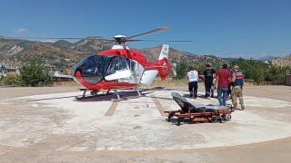 Elinden yaralanan hasta, helikopter ambulansla Malatyaya sevk edildi