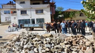 Emet Kaymakamı Başkapan, Eseler köyündeki çalışmaları inceledi