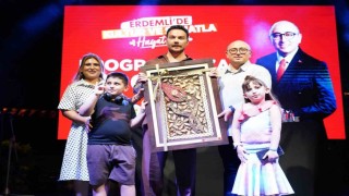 Erdemli Belediyesi Erdemlilileri Sinan Akçıl'la buluşturdu