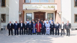 Erzincanda Ahilik Haftası kapsamında başarılı esnaflara onur belgesi