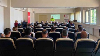 Erzincan'da huzurevi sakinleri ve çalışanlarına trafik güvenliği eğitimi
