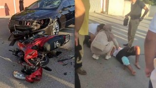 Erzincanda otomobil ile motosiklet çarpıştı: 2 genç yaralandı