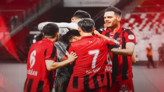 Erzincanspor, transfer tahtasını açarak yeni sezon öncesi lisans işlemlerini tamamladı