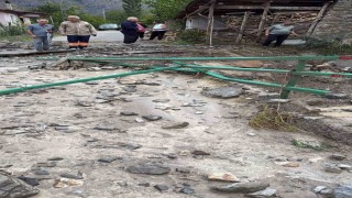 Erzurum Uzunderede aşırı yağış sel getirdi