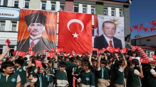 Erzurum'da İlköğretim Haftası Açılış Programı Celal Akın İlkokulu'nda gerçekleştirildi
