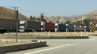 Esendere Gümrük Kapısında 3 kilometrelik tır kuyruğu oluştu