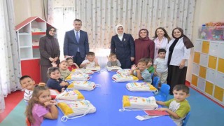 Esenyurt Belediye Başkan Vekili Can Aksoy okulların ilk gününde öğrencileri yalnız bırakmadı