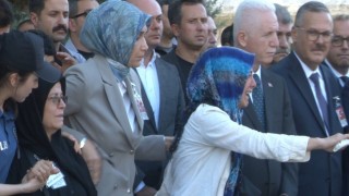 Esenyurtta denetim sırasında şehit olan polis memuru son yolculuğuna uğurlandı