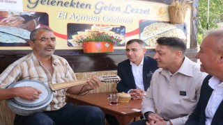 Eski futbolcu, AK Parti MKYK Üyesi Mesut Özil, Sakaryada vatandaşlarla bir araya geldi