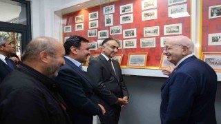 Eski TBMM Başkanı Kahraman okuduğu liseyi ziyaret etti