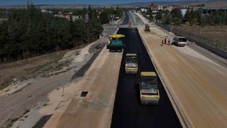 Eskişehir Büyükşehir Belediyesi'nden 100. Yıl Bulvarı'nda asfalt çalışması