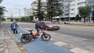 Eskişehirde otomobilin çarptığı bisiklet sürücüsü yaralandı