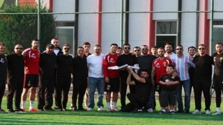 Eskişehirspor Taraftarlar Birliğinden takıma ve teknik ekibe ziyaret
