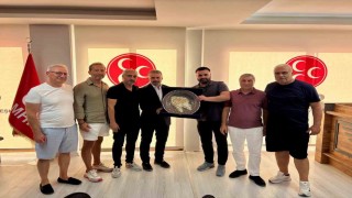 Esnaflar, MHP Kuşadası İlçe Başkanı Taşdemir ile görüştü