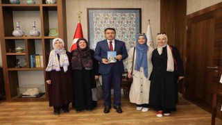 Evliyalar Şehri Kütahya kitabı Vali Musa Işına takdim edildi