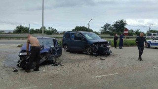 Eynesil'de trafik kazası: 2 yaralı