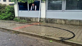 Fırtınada kopan elektrik telleri ekipleri seferber etti