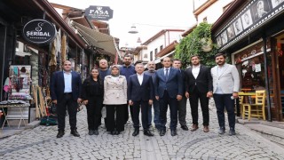 Fuat Oktay, Ulus'ta vatandaş ve esnafla bir araya geldi