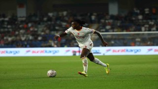Galatasarayda Rafael Leao ve Deniz Gül, ilk kez forma giydi