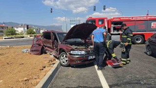 Gaziantepte iki otomobil çarpıştı: 5 yaralı