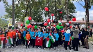 Gazzeli çocuklar için gökyüzüne umut uçuruldu