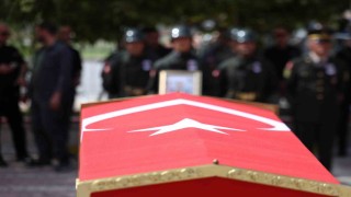 Geçirdiği kalp krizi sonucu şehit düşen Uzman Çavuş Sevim son yolculuğuna uğurlandı