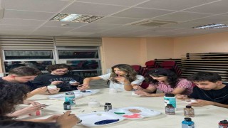 Gençler sanatla üretiyor, yeteneklerini geliştiriyor