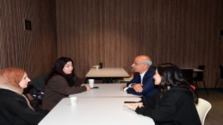 Gençlerden Başkan Er'e kütüphane teşekkürü