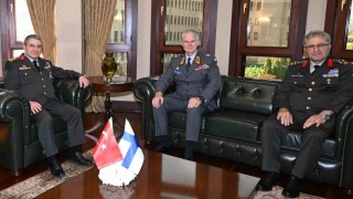 Genelkurmay Başkanı Bayraktaroğlu, Finlandiya Kara Kuvvetleri Komutanı Valimaki ile görüştü