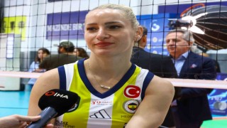 Gizem Örge: "Kupalarla taçlandıracağımız bir sezon olacağına inanıyorum"