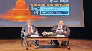 Gölcük'te "Balkanlar ve Dijital Medya" konulu söyleşi düzenlendi