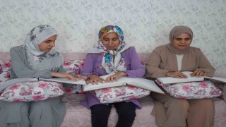 Görme engelli 3 kardeş azimle üniversiteyi kazandı