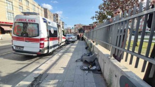 Güngörende kaldırıma çıkan otomobil yayalara çarptı: 4 yaralı