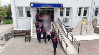 Güven kazanıp milyonluk alışveriş yaptılar, ödemeleri yapmayınca yakalandılar