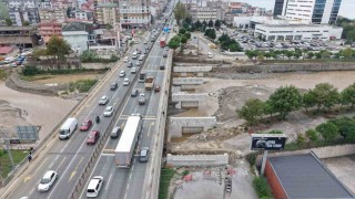 Haçkalı Baba Kavşağı'nda köprü çalışmaları devam ediyor