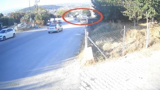 Hafriyat kamyonu iki aracı biçip bahçeye uçtu: 1 yaralı