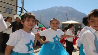 Hakkaride İlköğretim Haftası coşkuyla kutlandı