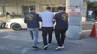Hapis cezasıyla aranan 2 firari İstanbul'da yakalandı